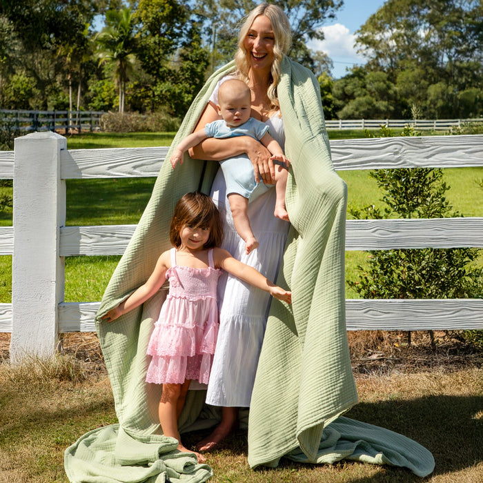 Soothing muslin blanket in Sage Green