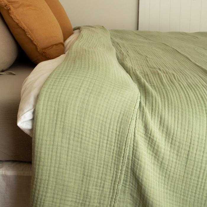 Soothing muslin blanket in Sage Green