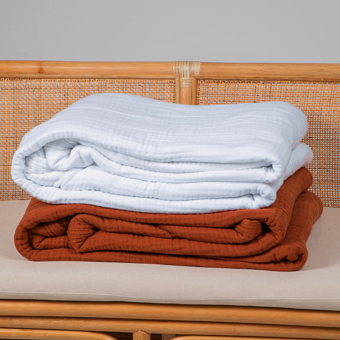 Soothing muslin blanket in Rust